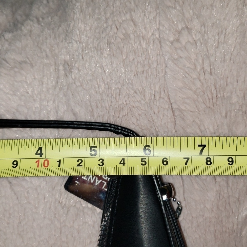 NEW- Small Faux Leather Cluth/ Purse - Picture 7 of 8